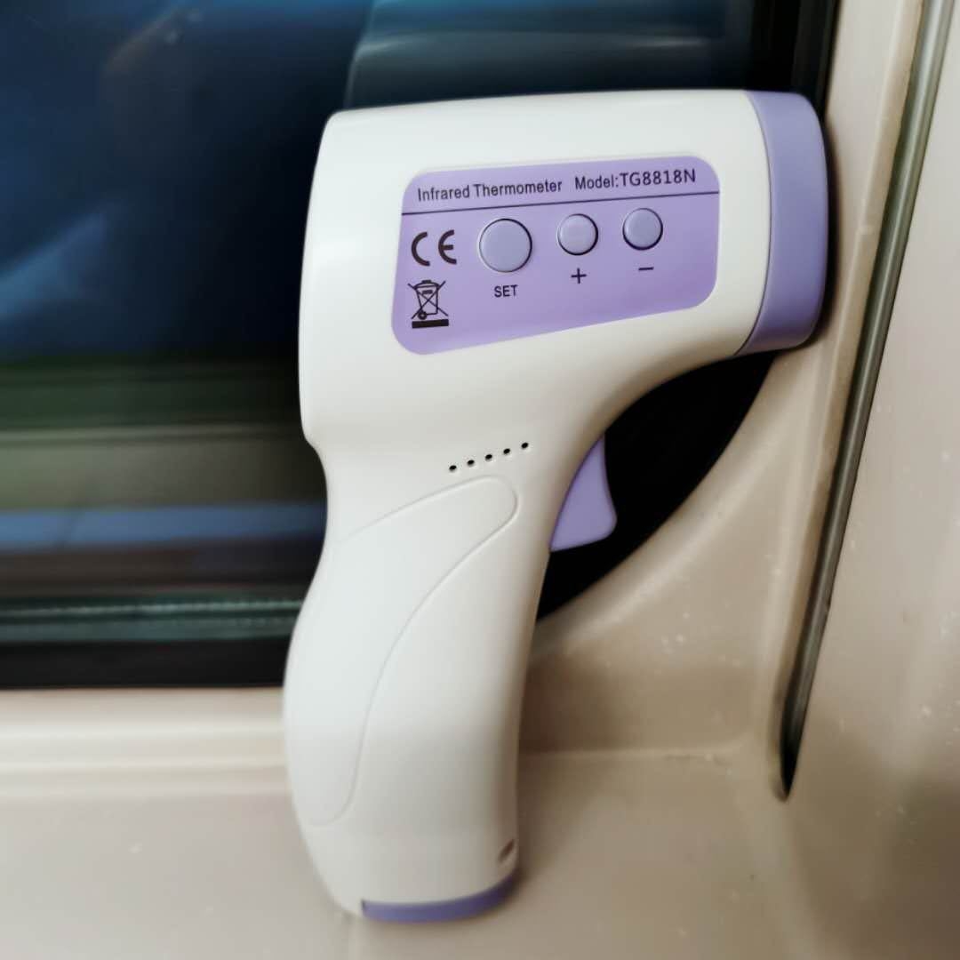 Family /Company using LCD handler infrared thermometer low price discount