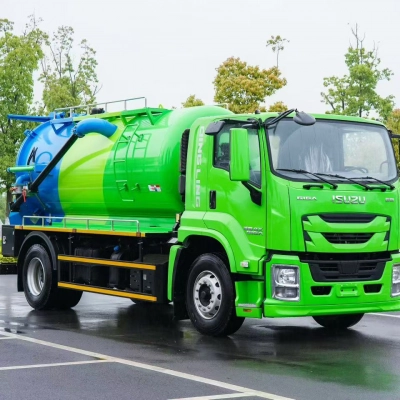 Isuzu GIGA 4x2 Vacuum Sewage Suction Truck 