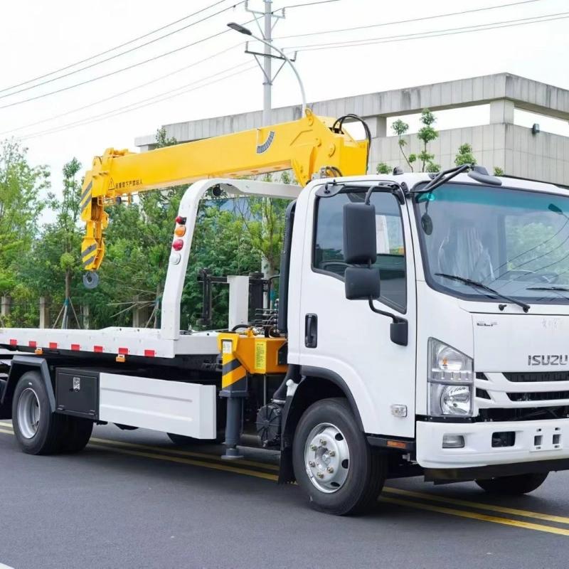 Isuzu ELF Flatbed Tow Truck with Crane